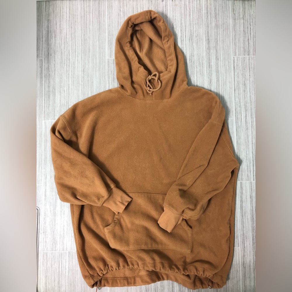 🧸 Teddy Bear Vibes🧸
Old Navy Sweatshirt 
Size : Medium (can fit xs-xl)